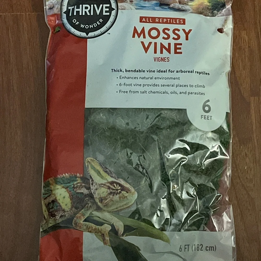 Thrive All Reptiles Mossy Vine - Green